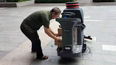 旅馆驾驶式洗地机介绍